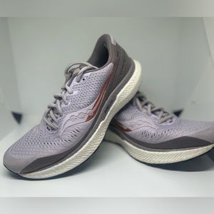 Women's size 9 Saucony Triumph 18 purple